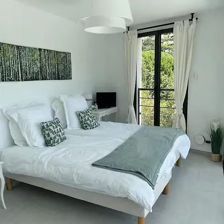 Moderne Avec Piscine - 6 Pers. - Fr-1-226b-265 * קבלייר-סור-מר